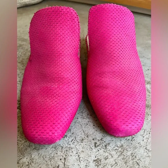 Intentionally Blank Clogs - Picture 4 of 5